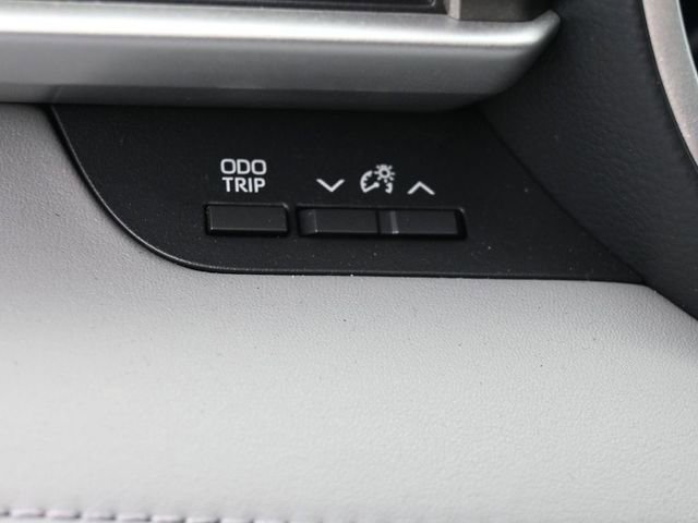 Used 2021 Toyota Highlander XLE image 39