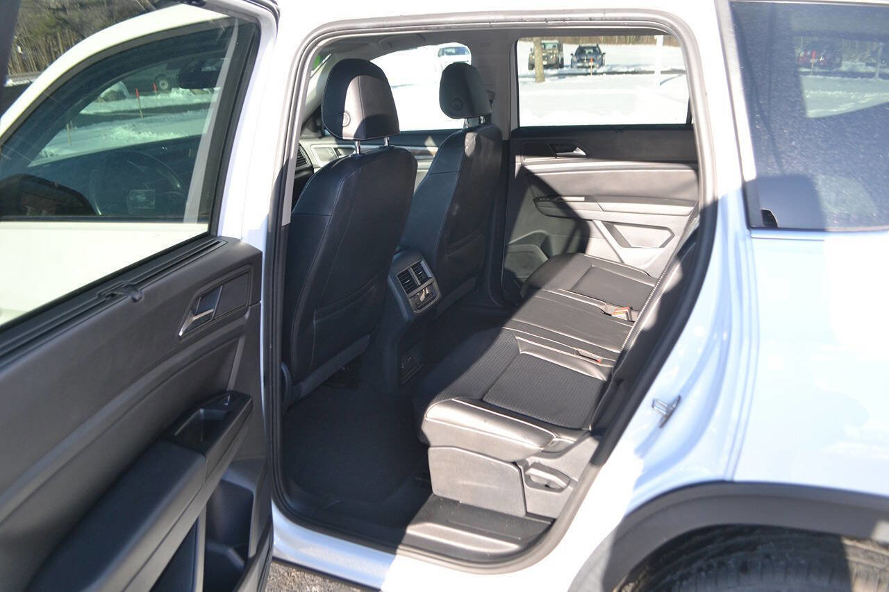 Used 2021 Volkswagen Atlas SE w/ Towing Package image 7