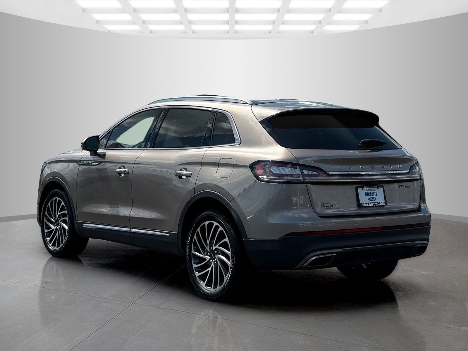 Used 2020 Lincoln Nautilus Reserve w/ Equipment Group 201A AWD/4WD image 5
