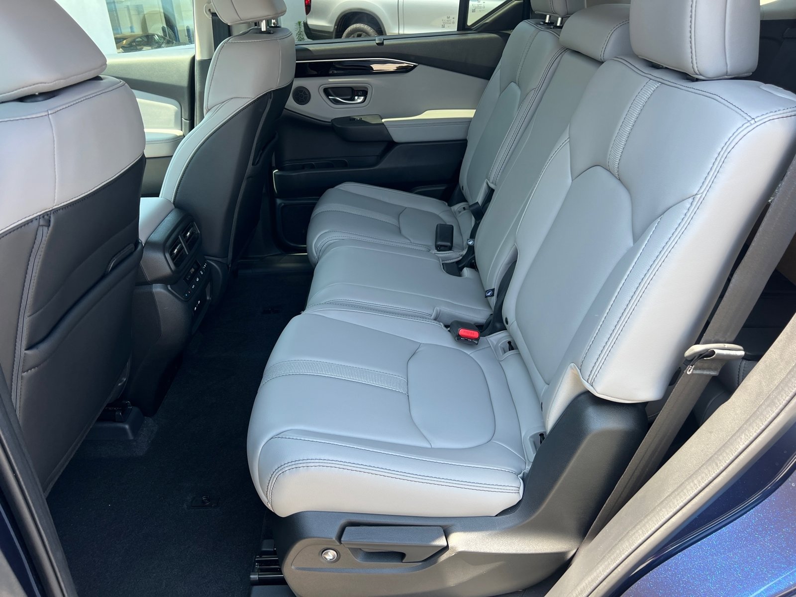 New 2025 Honda Pilot EX-L image 11