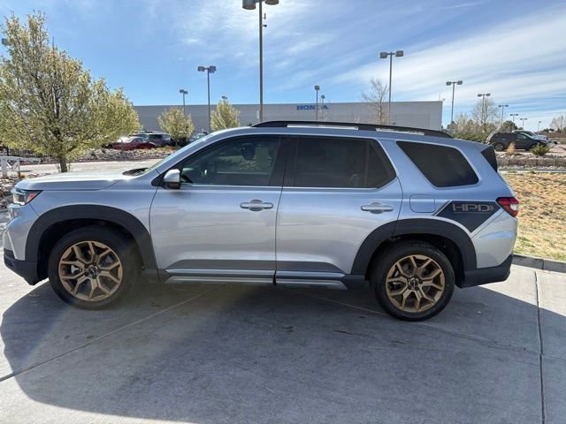 Used 2024 Honda Pilot Touring image 4