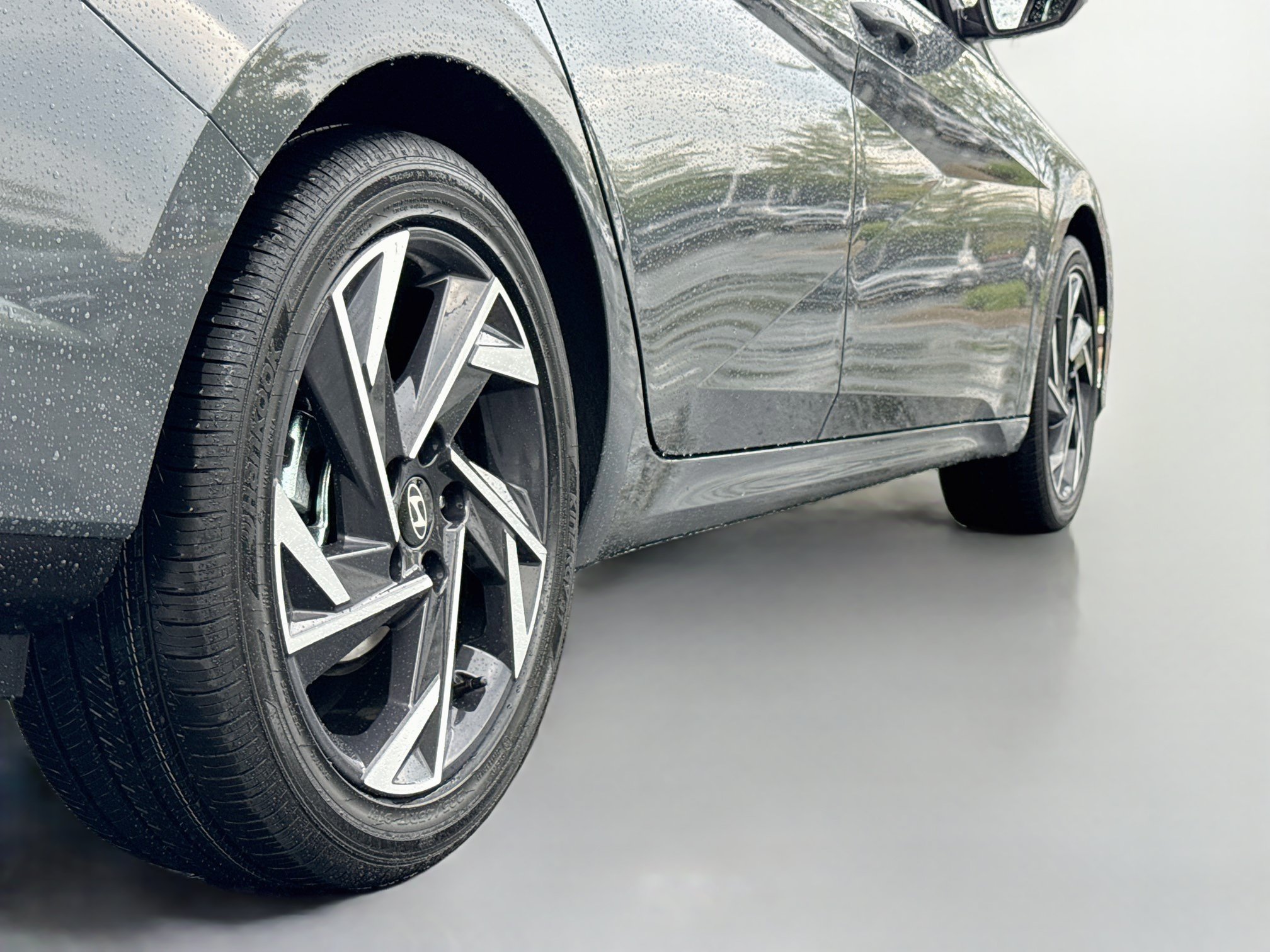 New 2026 Hyundai Elantra Limited FWD image 14