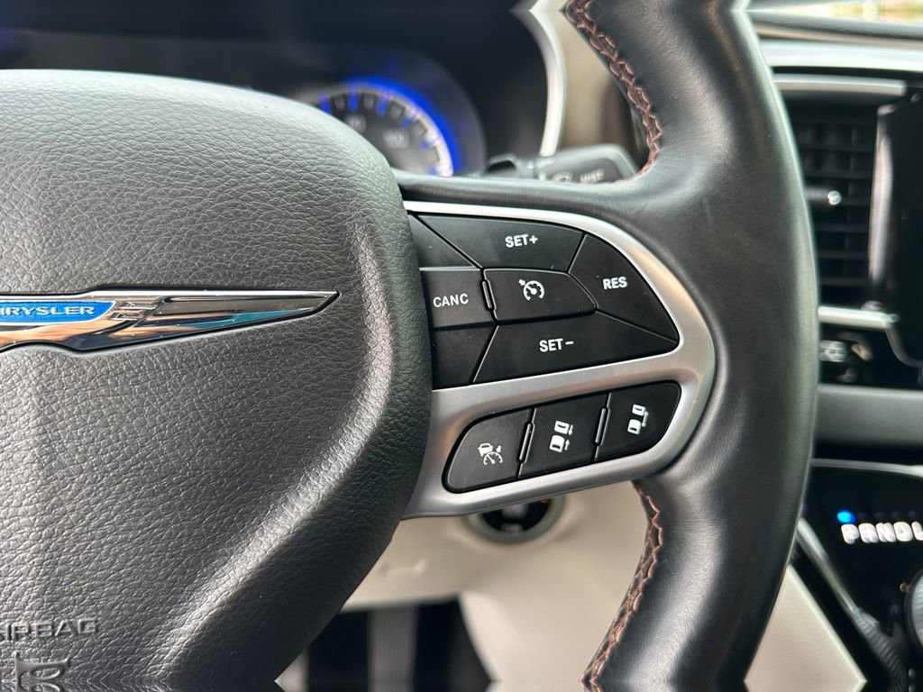 Used 2018 Chrysler Pacifica Touring-L Plus w/ Advanced Safetytec Group FWD image 29