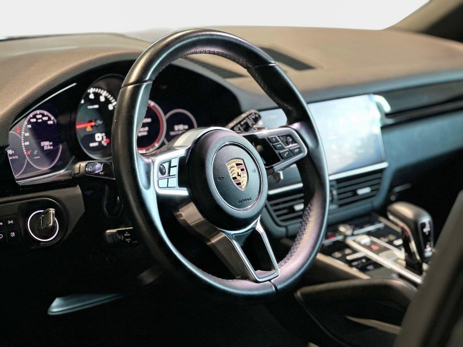 Used 2022 Porsche Cayenne image 4