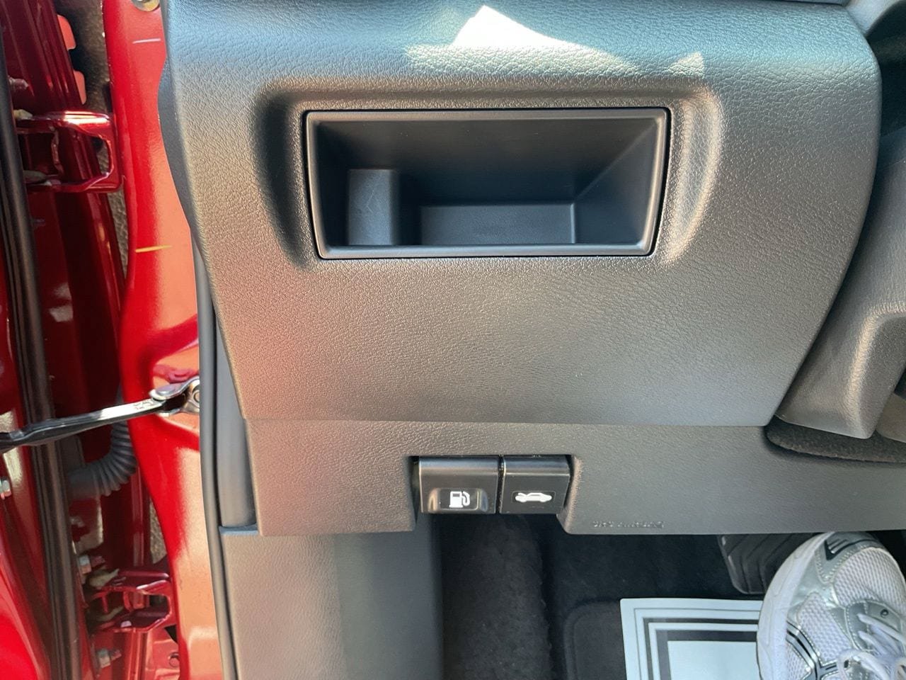 Used 2025 Nissan Versa SV FWD image 19