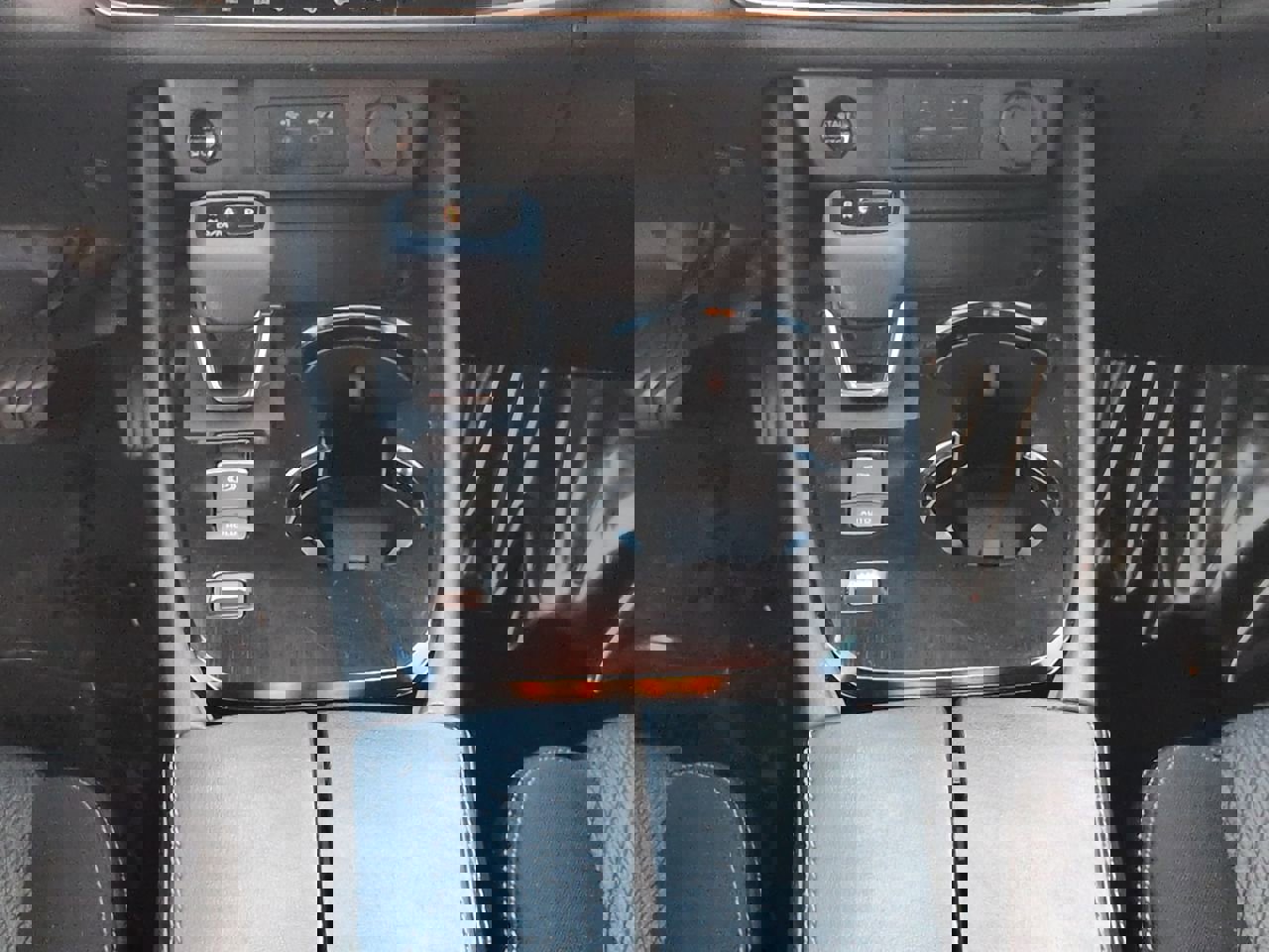 Used 2024 Nissan Rogue SV image 19