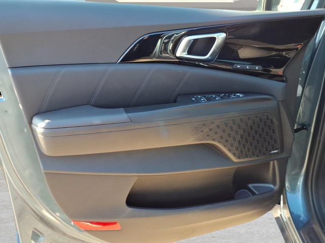 Used 2025 Kia Carnival SX Prestige FWD image 16