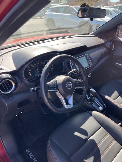 Used 2019 Nissan Kicks SR w/ SR Premium Package image 13