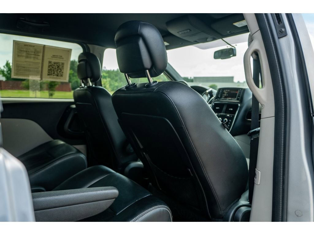 Used 2017 Dodge Grand Caravan SXT FWD image 16