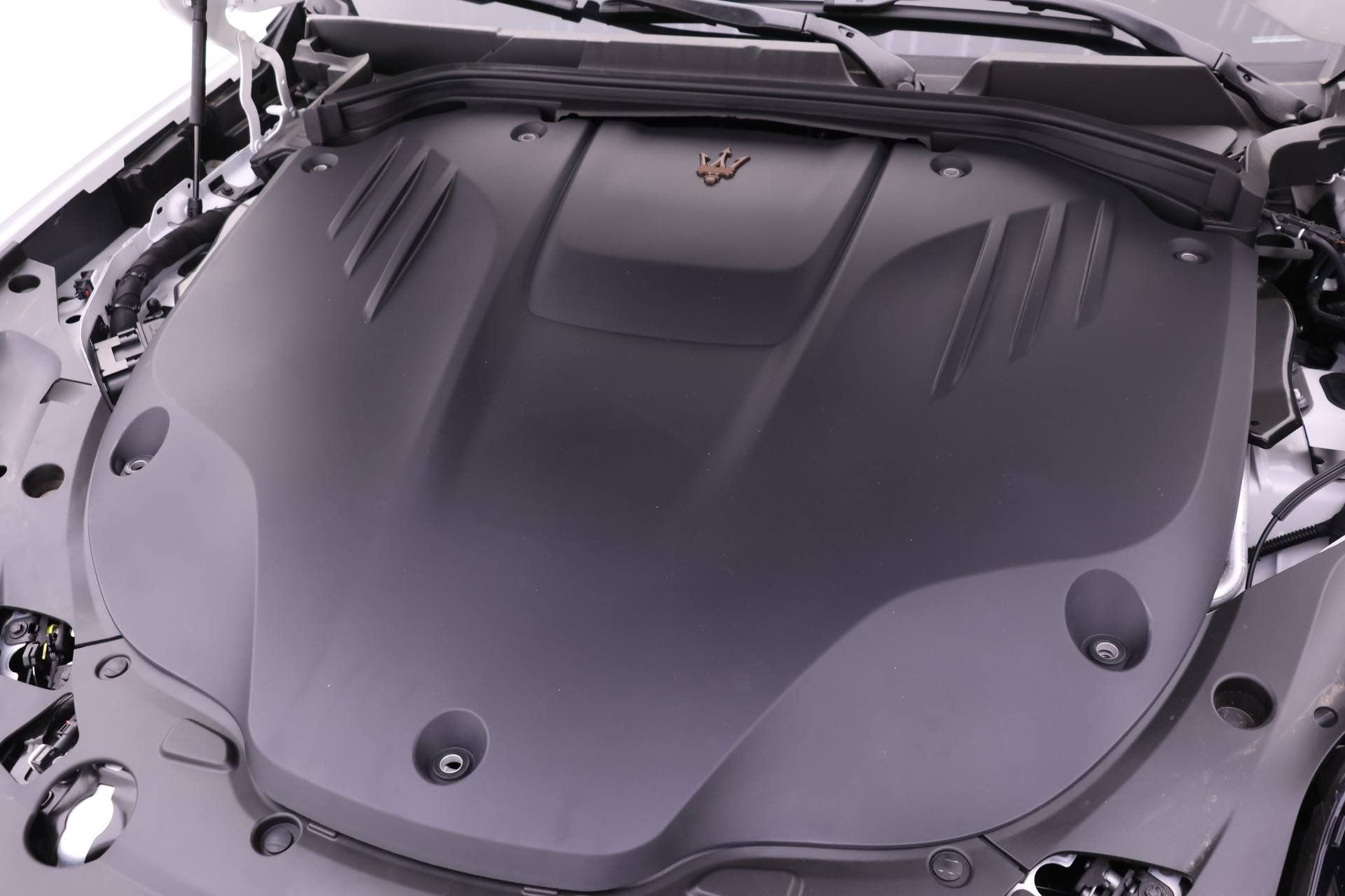 Used 2025 Maserati Grecale Folgore image 16