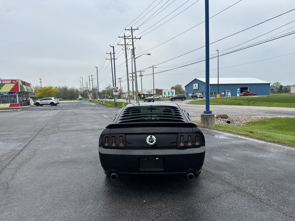 Used 2006 Ford Mustang GT RWD image 4