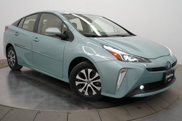 Used 2020 Toyota Prius XLE AWD/4WD image 3