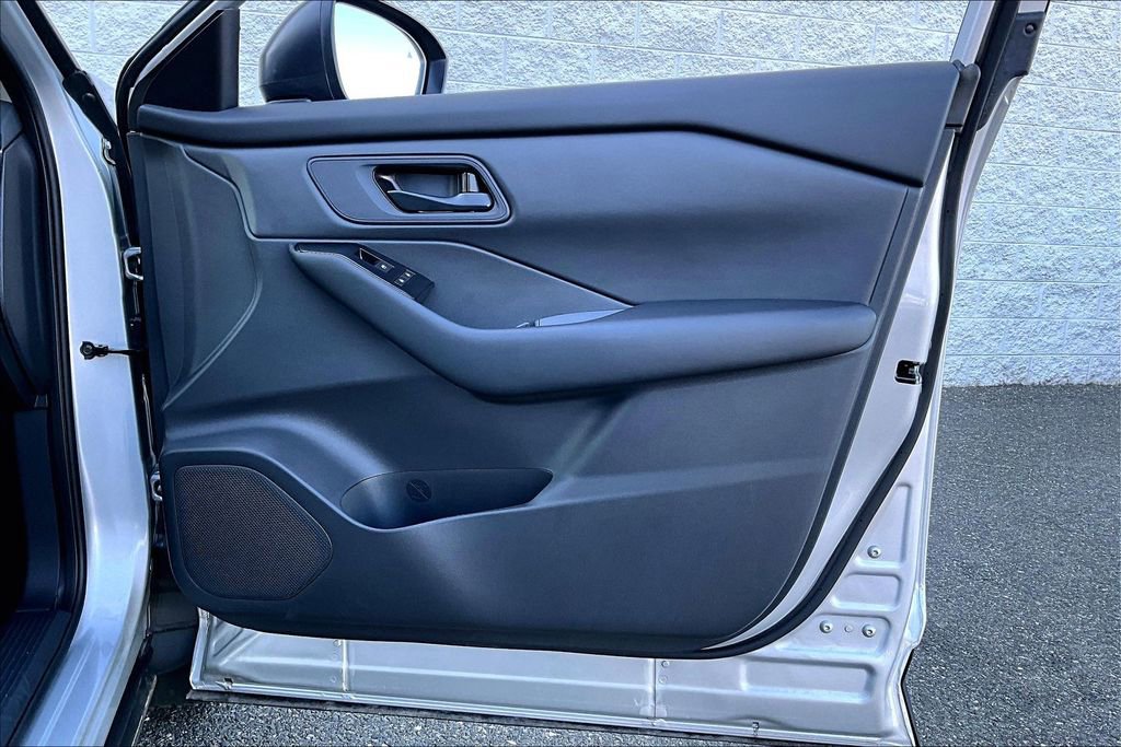 Certified 2025 Nissan Rogue S image 27