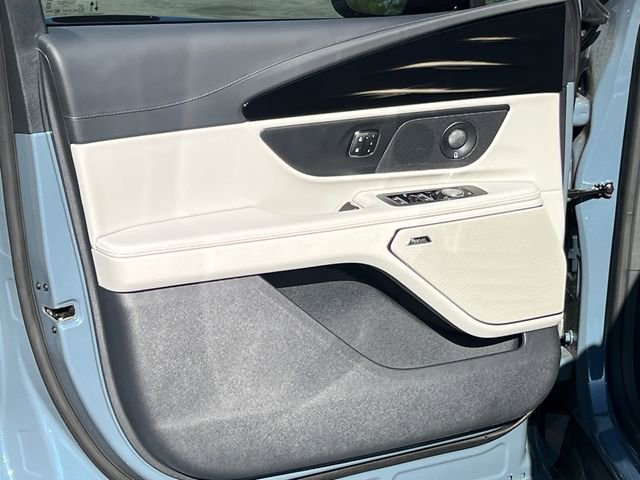 New 2026 Lincoln Nautilus Reserve AWD/4WD image 12