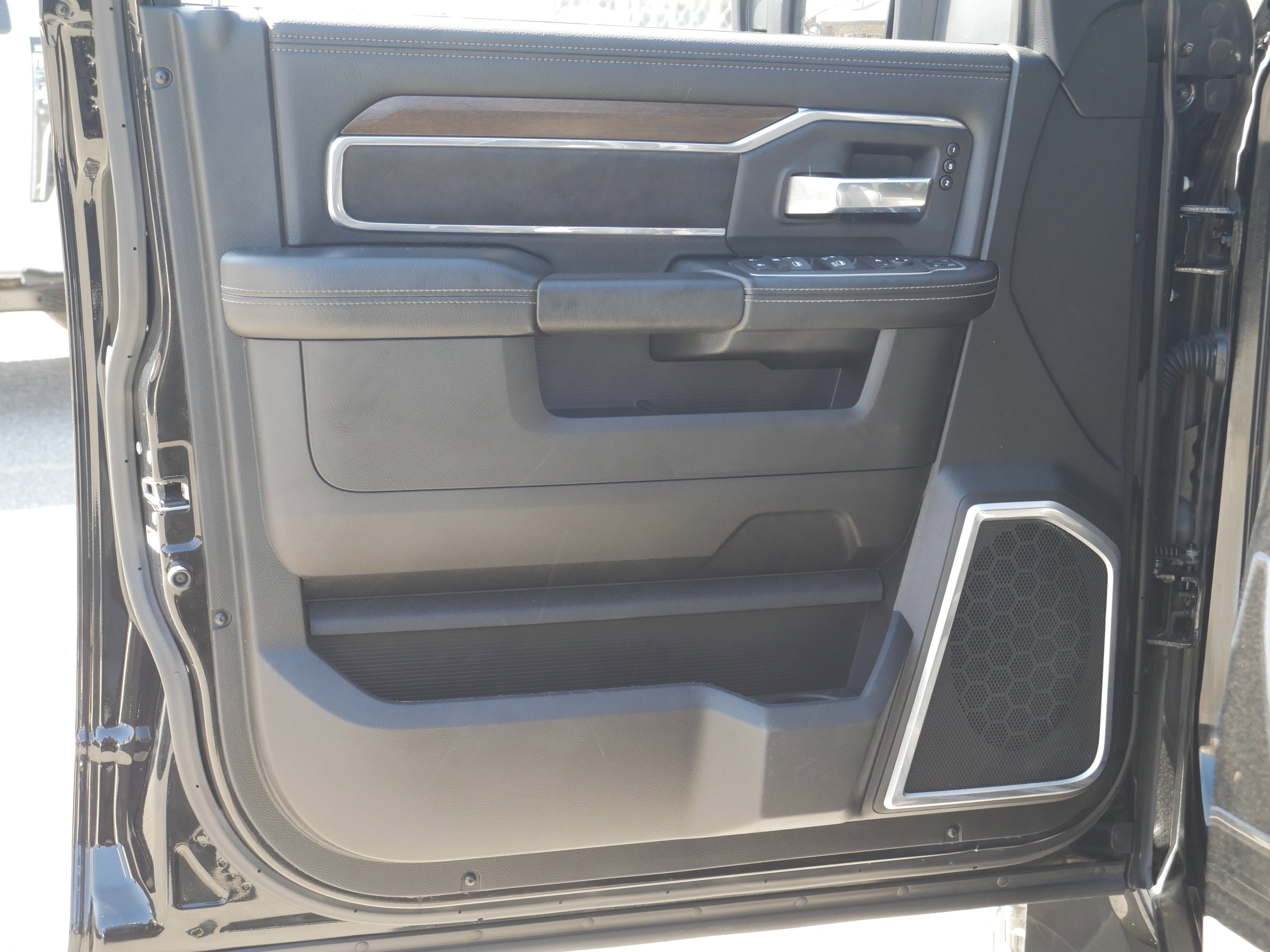 Used 2024 RAM 2500 Laramie image 36