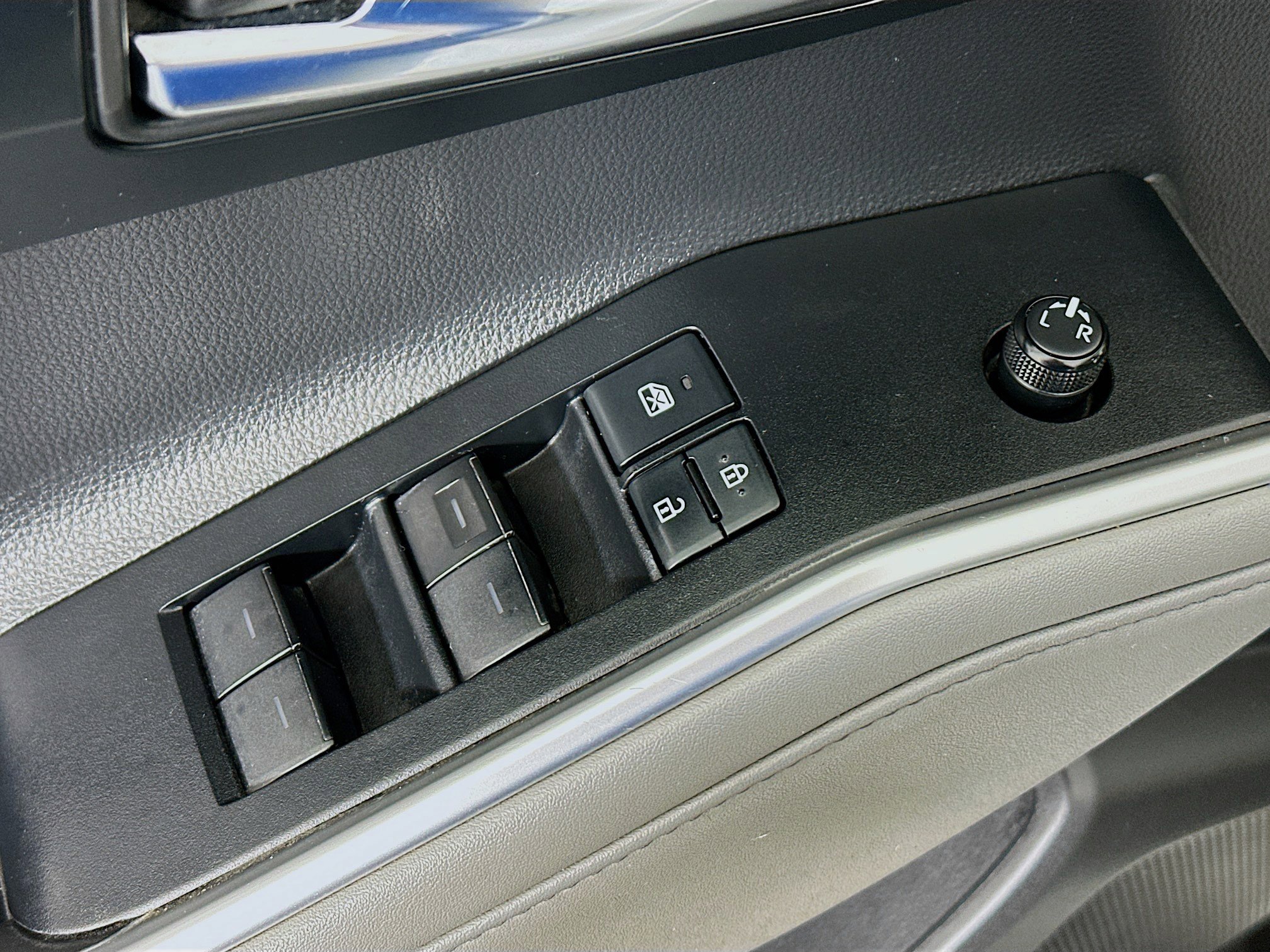 Used 2020 Toyota Highlander XLE image 15