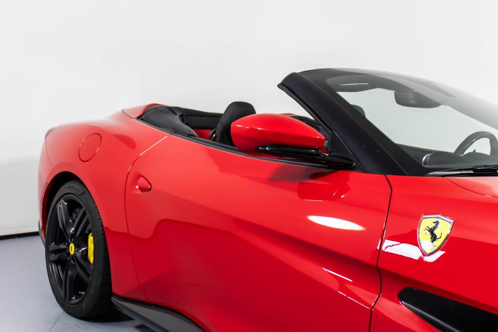 Used 2019 Ferrari Portofino RWD image 14