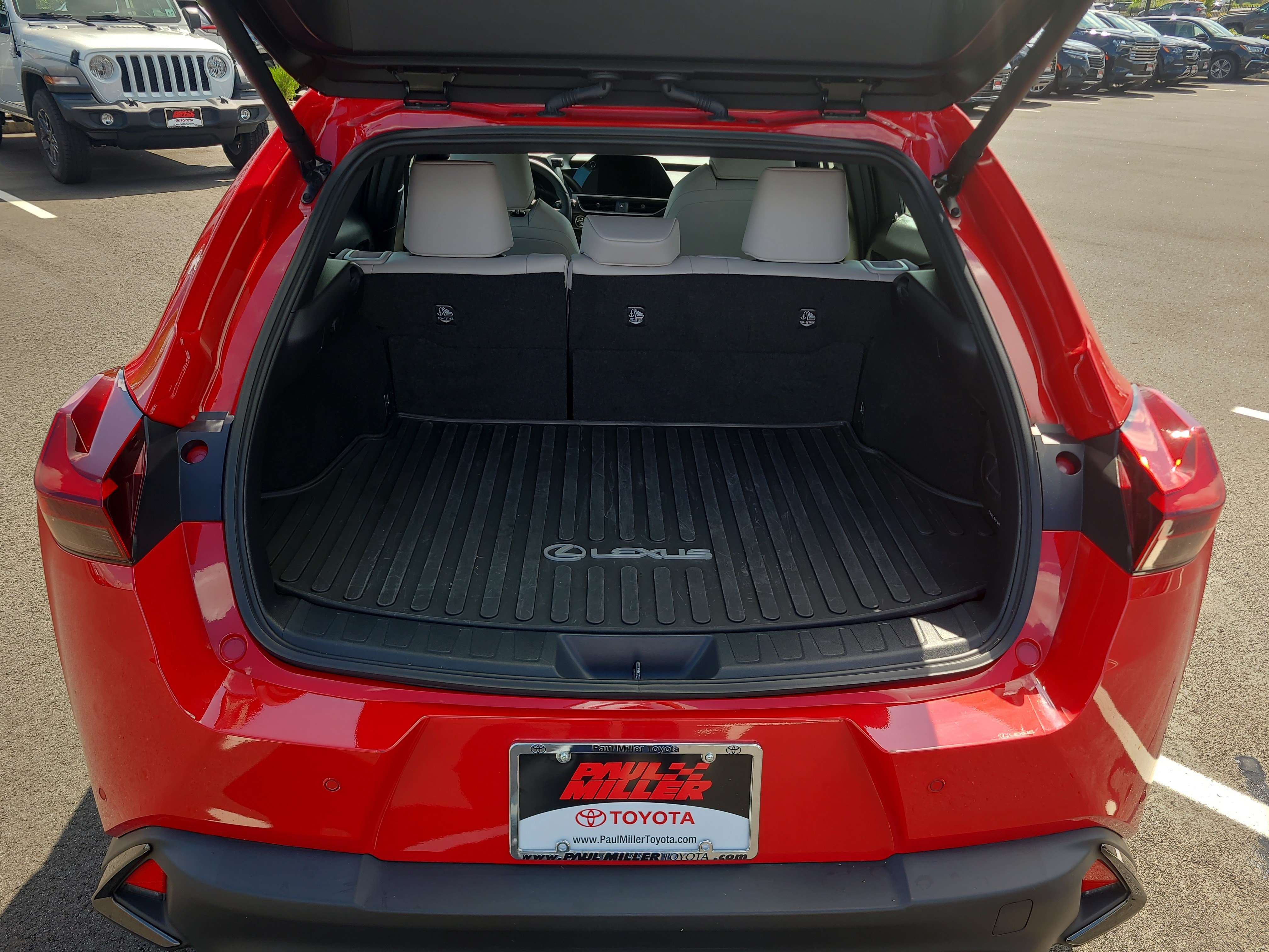 Used 2024 Lexus UX 250h F Sport AWD/4WD image 30
