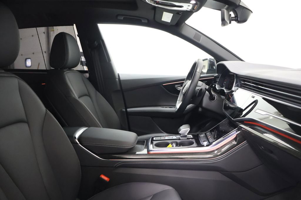 Used 2025 Audi Q8 Premium Plus w/ Premium Plus Package AWD/4WD image 21