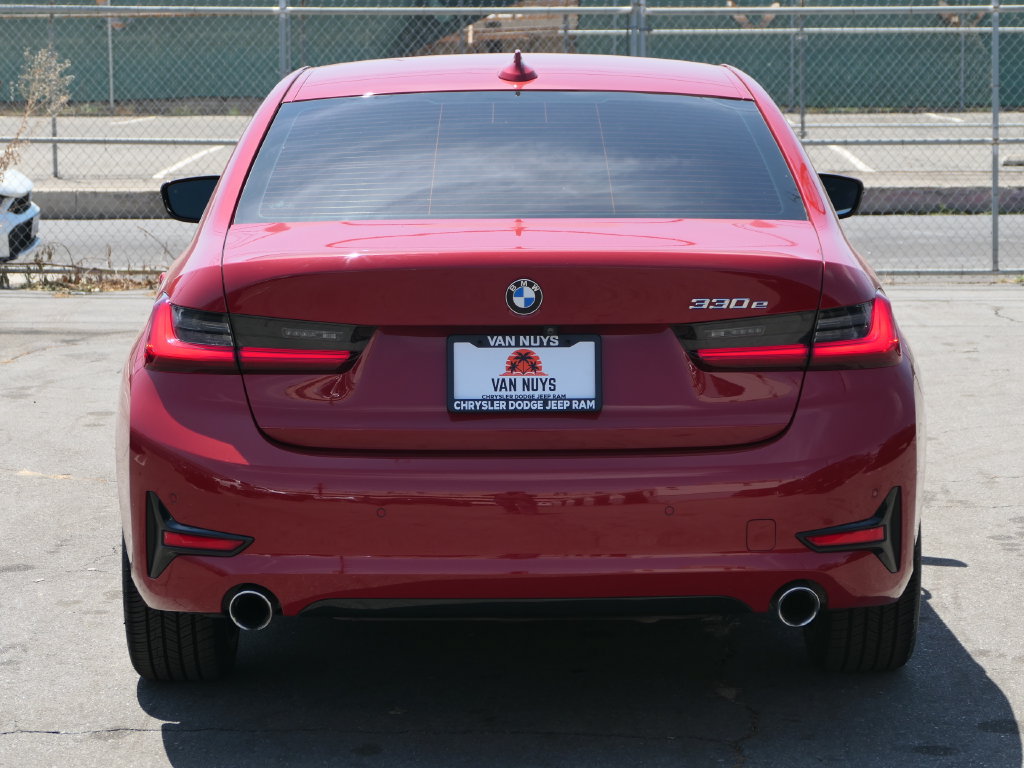 Used 2021 BMW 330e w/ Premium Package RWD image 5