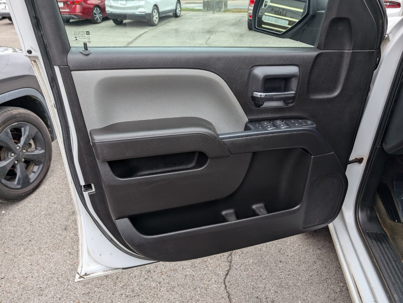 Used 2017 Chevrolet Silverado 1500 Custom w/ Custom Convenience Package RWD image 11