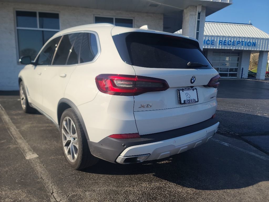 Used 2022 BMW X5 xDrive40i AWD/4WD image 3
