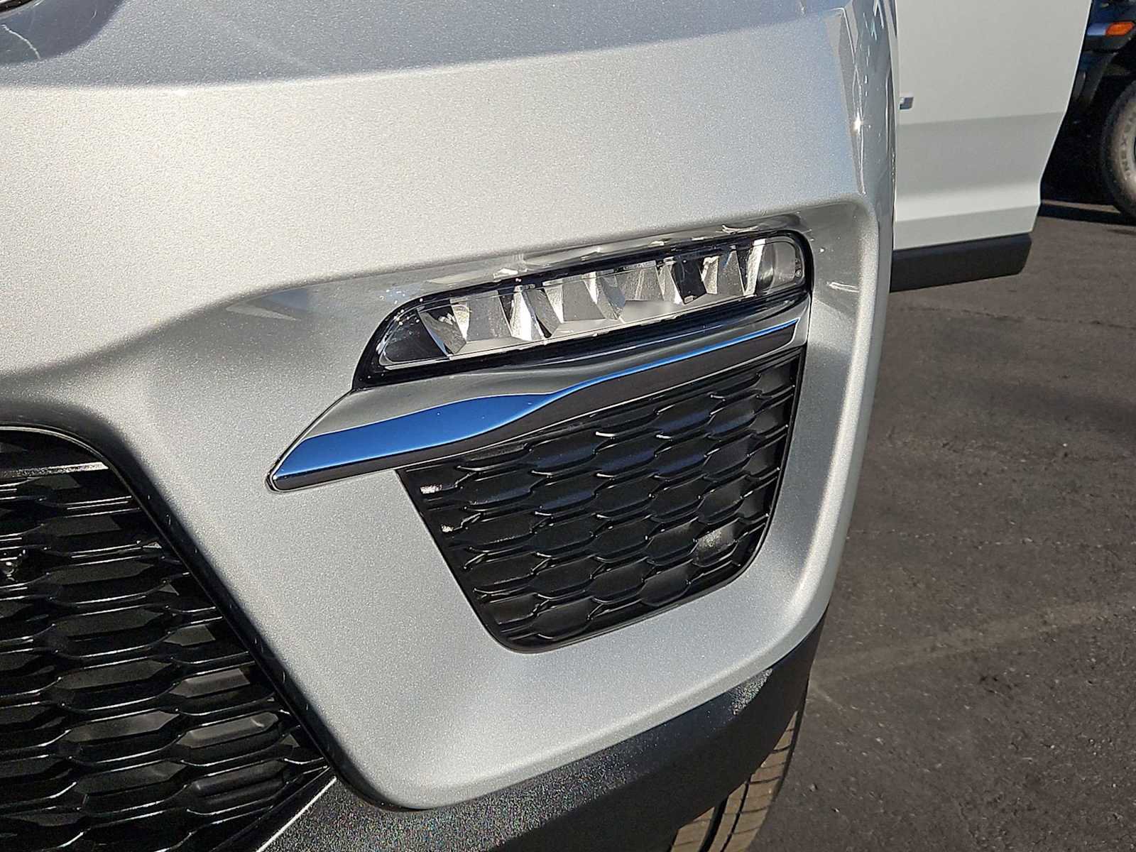 Used 2022 Jeep Grand Cherokee Limited 4xe image 11