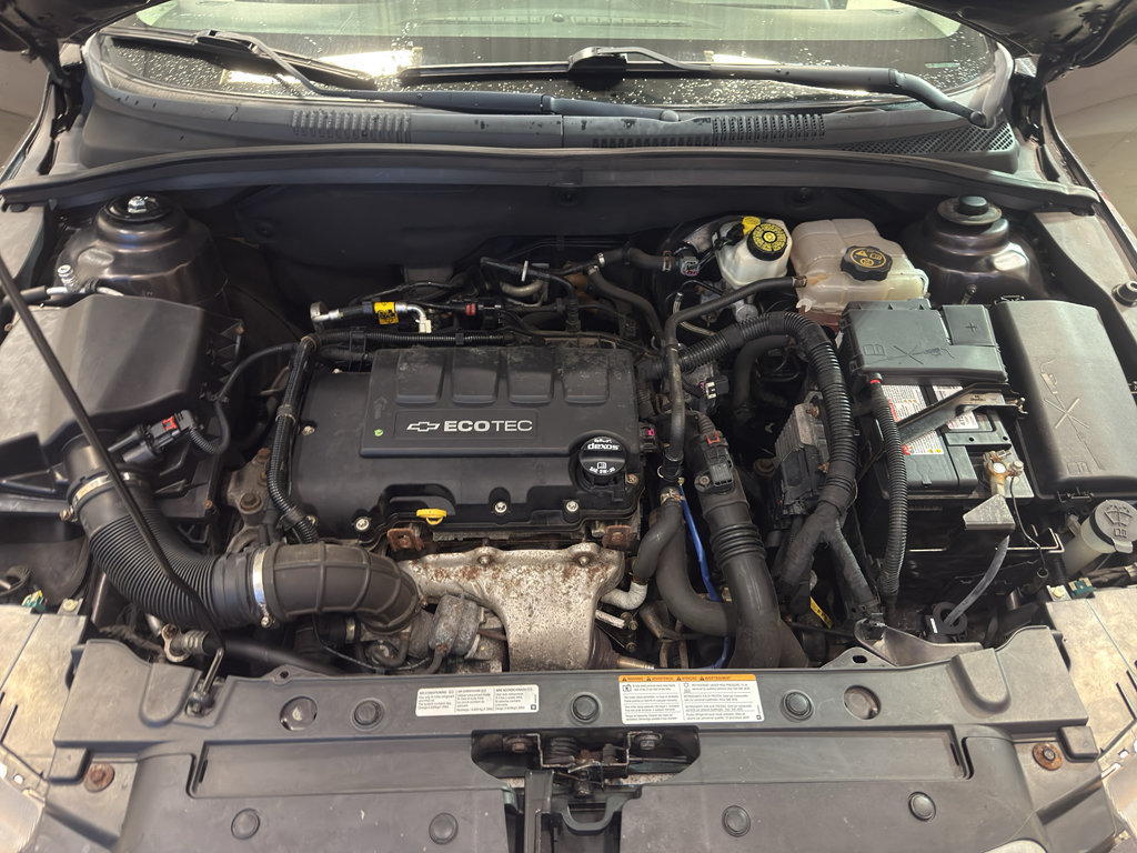 Used 2015 Chevrolet Cruze LTZ w/ Sun, Sound and Sport Package FWD image 29