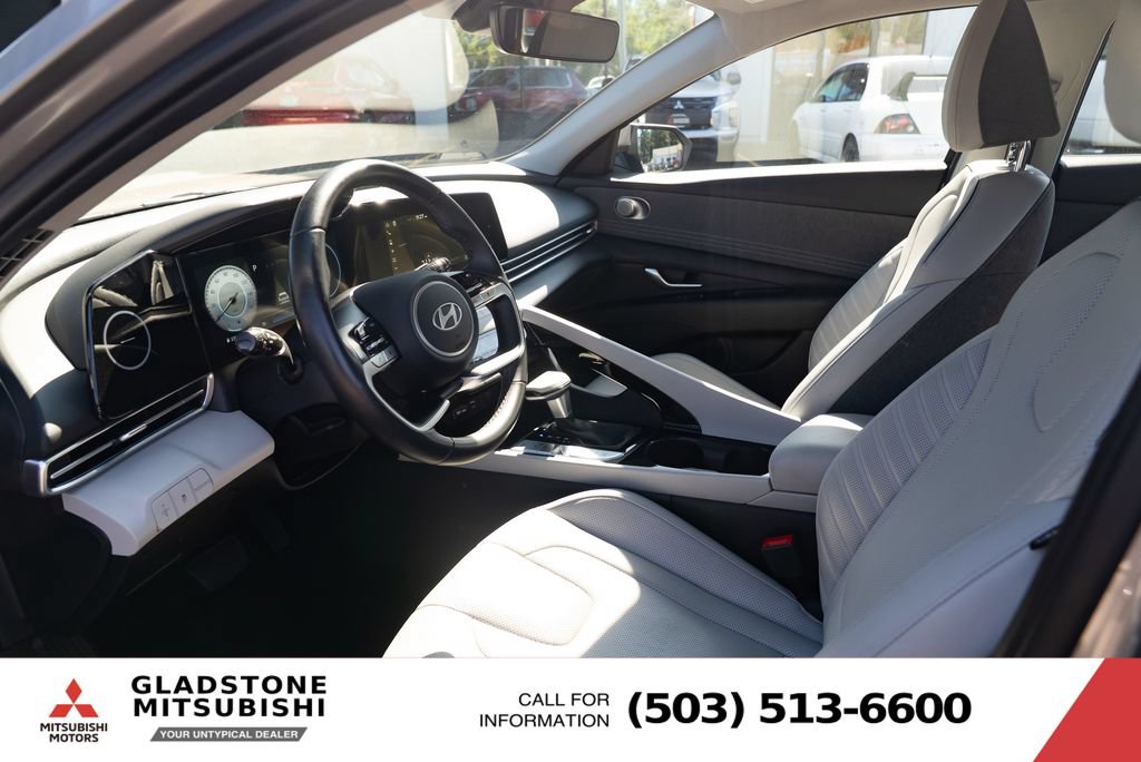 Used 2025 Hyundai Elantra Limited FWD image 17