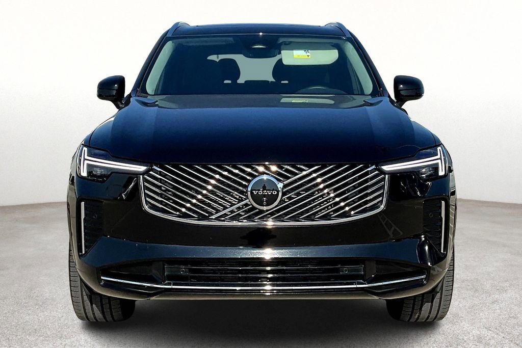 Certified 2025 Volvo XC90 B6 Plus image 5