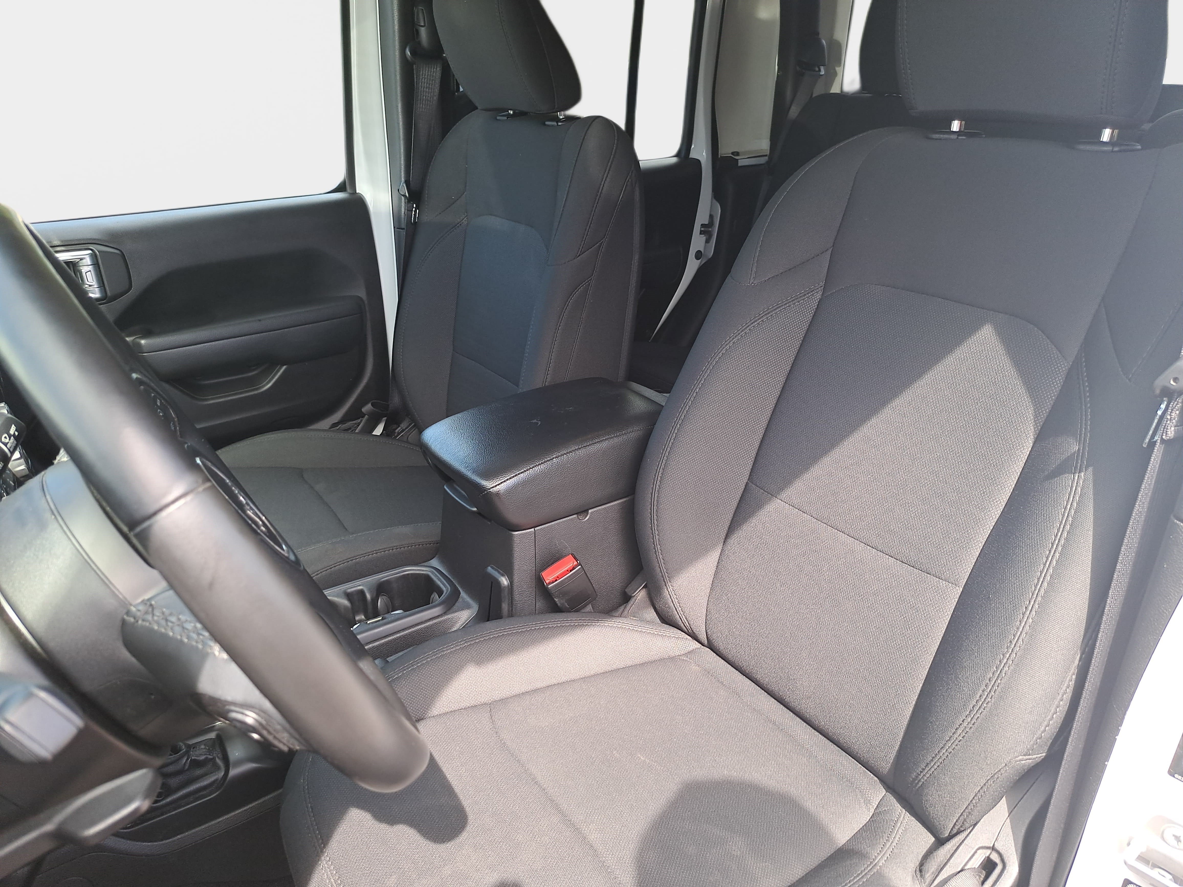 Used 2022 Jeep Gladiator Overland AWD/4WD image 14