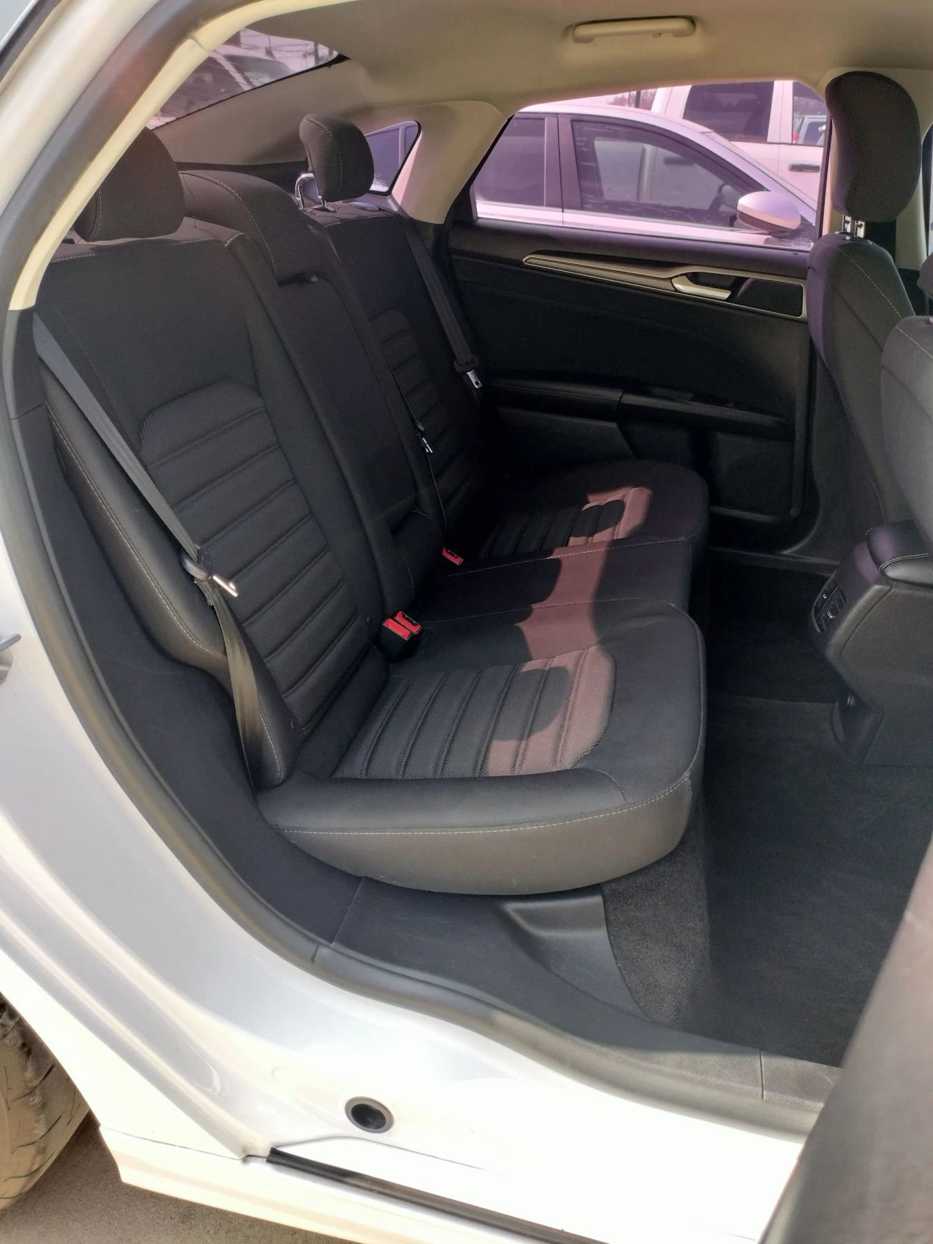 Used 2018 Ford Fusion SE w/ Fusion SE Technology Package image 33