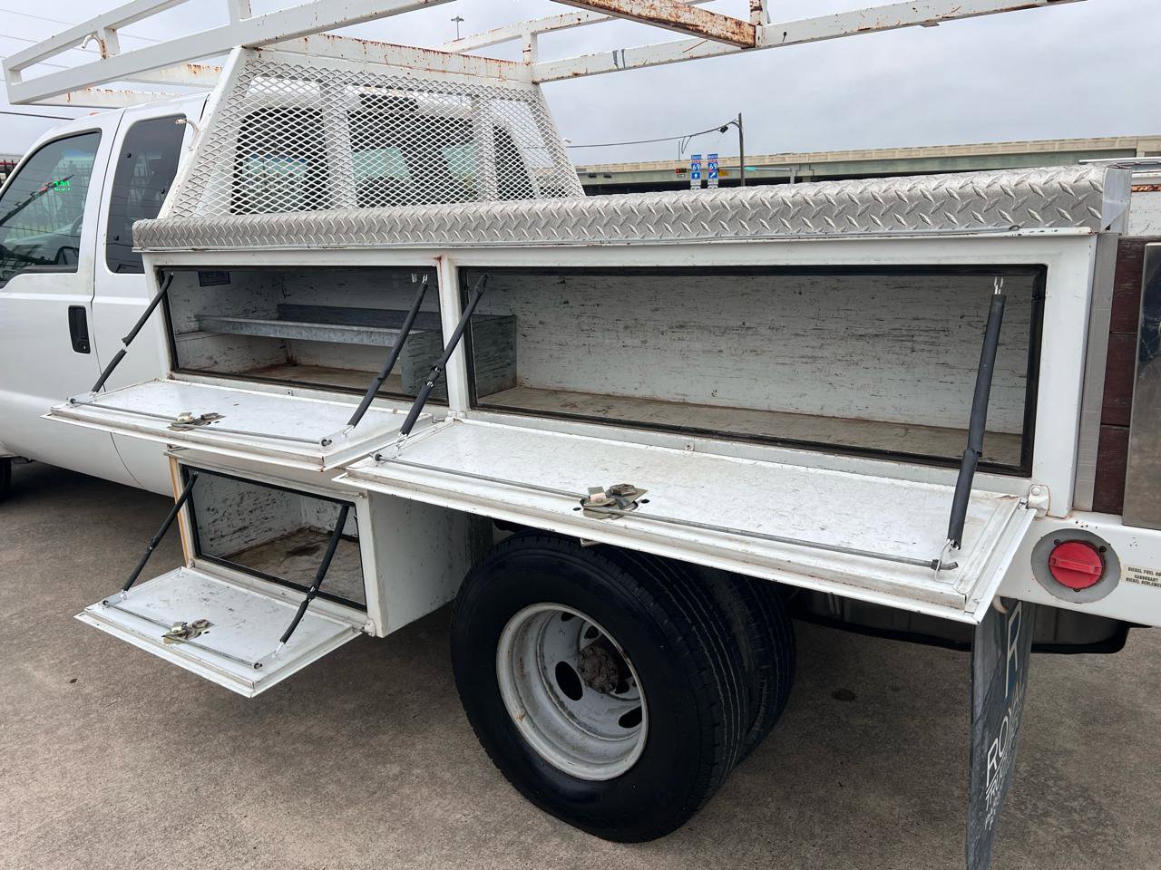 Used 2001 Ford F350 XL image 24