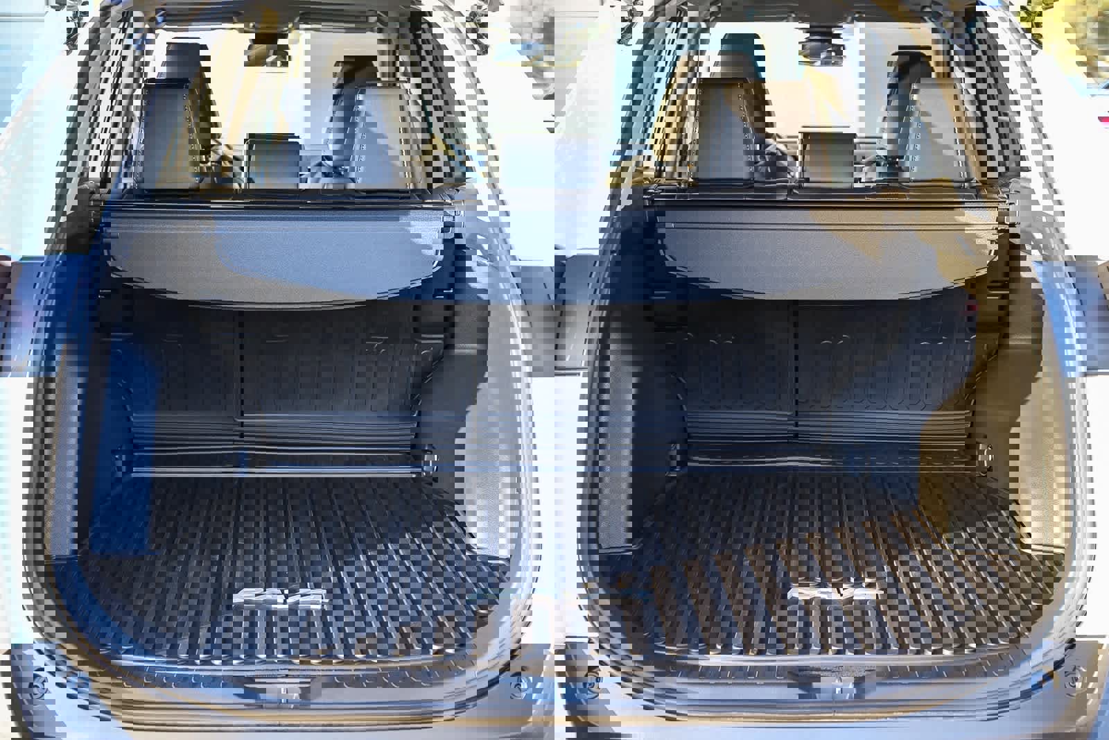 Used 2023 Toyota RAV4 XLE Premium image 25