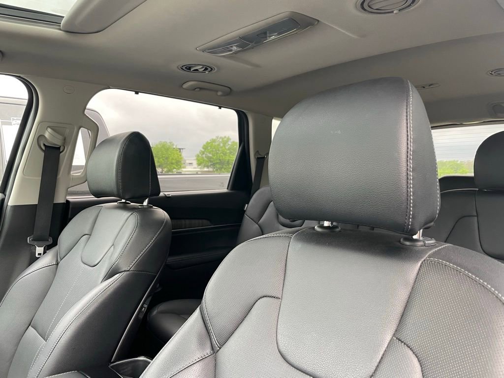 Used 2023 Kia Telluride EX w/ EX Captain's Chair Package image 6
