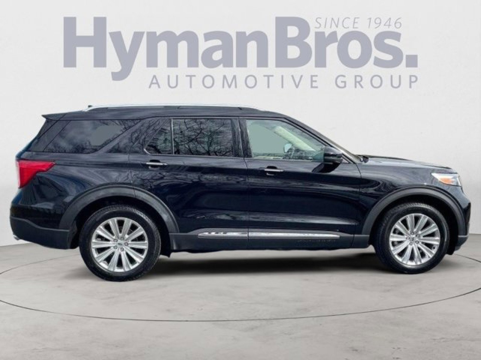 Used 2021 Ford Explorer Limited w/ Equipment Group 301A image 2
