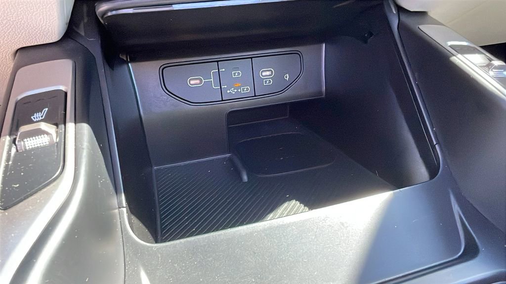 Used 2025 Kia Sorento EX w/ EX Panoramic Sunroof Package image 17