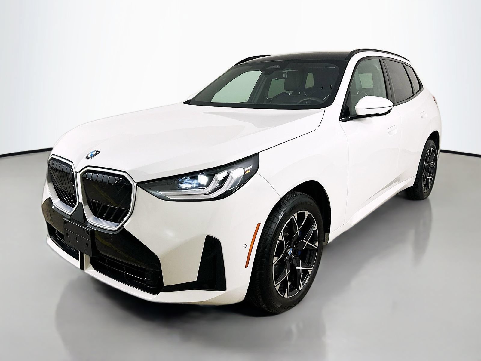 Used 2025 BMW X3 xDrive30i w/ Premium Package AWD/4WD image 1
