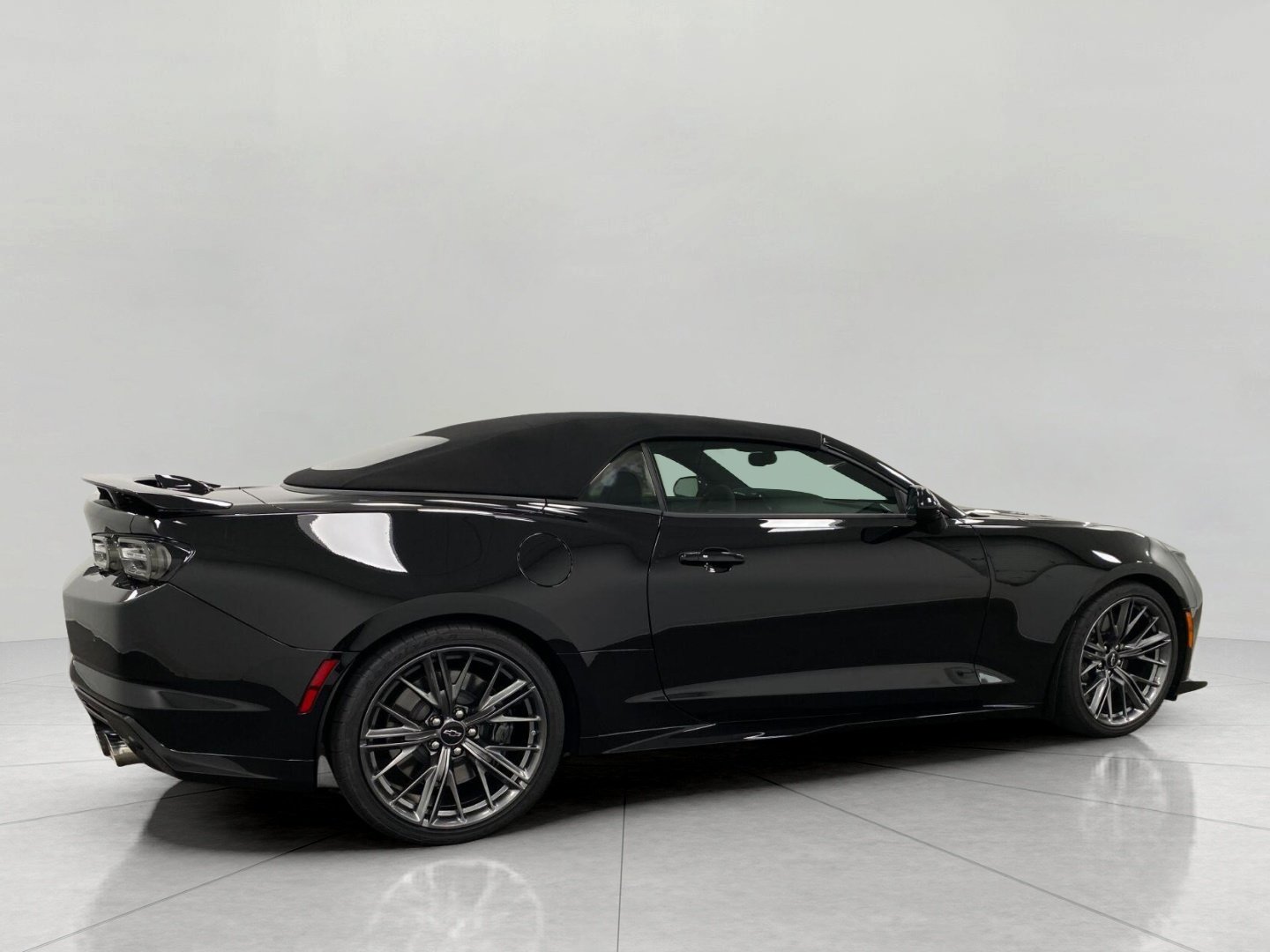Used 2023 Chevrolet Camaro ZL1 RWD image 2