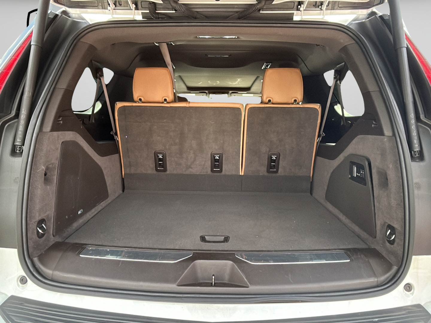 Used 2022 Cadillac Escalade ESV Premium Luxury RWD image 10