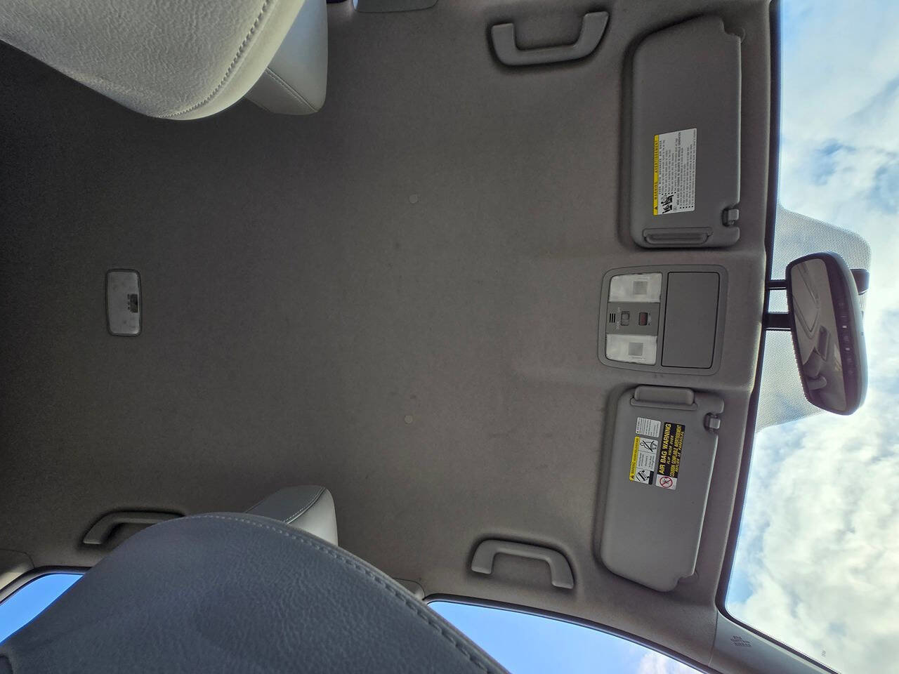 Used 2012 Toyota RAV4 EV image 34