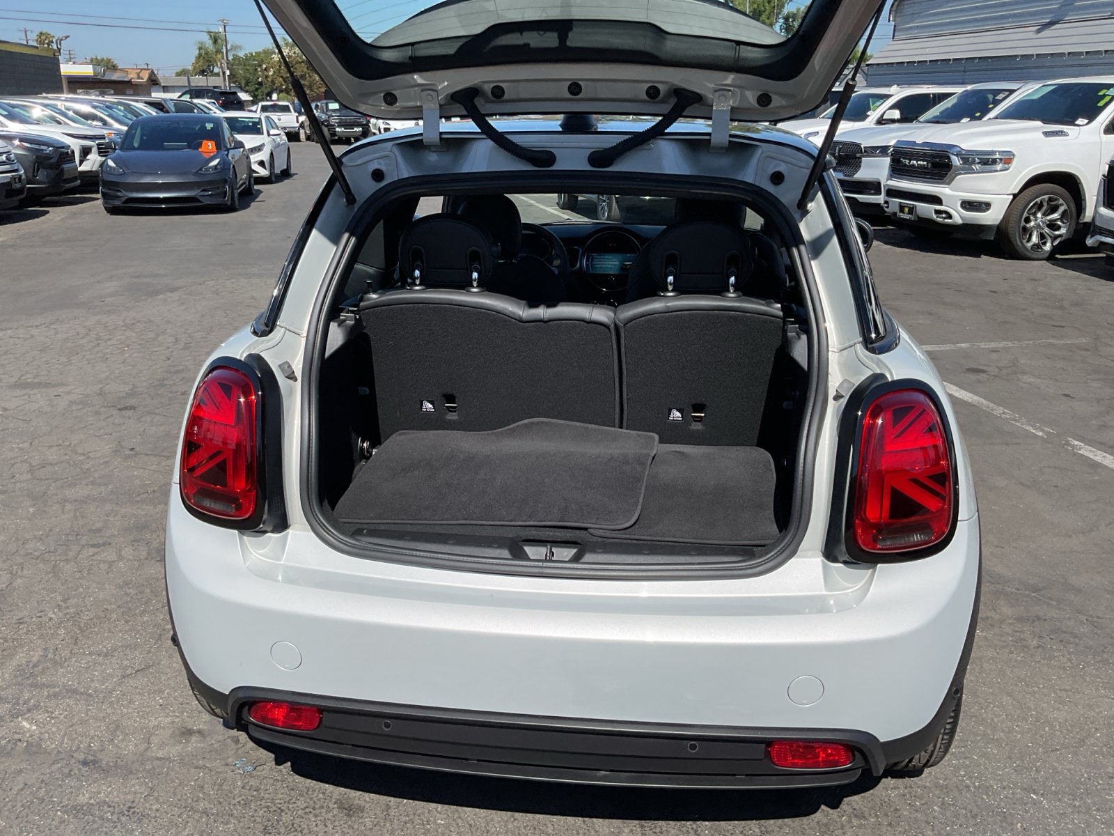 Used 2023 MINI Cooper SE FWD image 26