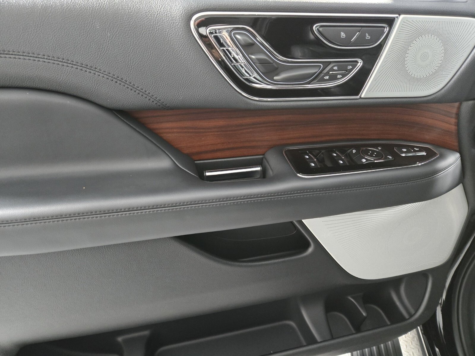 Certified 2023 Lincoln Navigator Reserve image 21