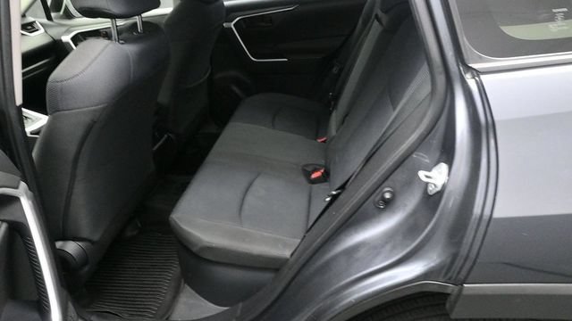 Used 2021 Toyota RAV4 LE AWD/4WD image 13