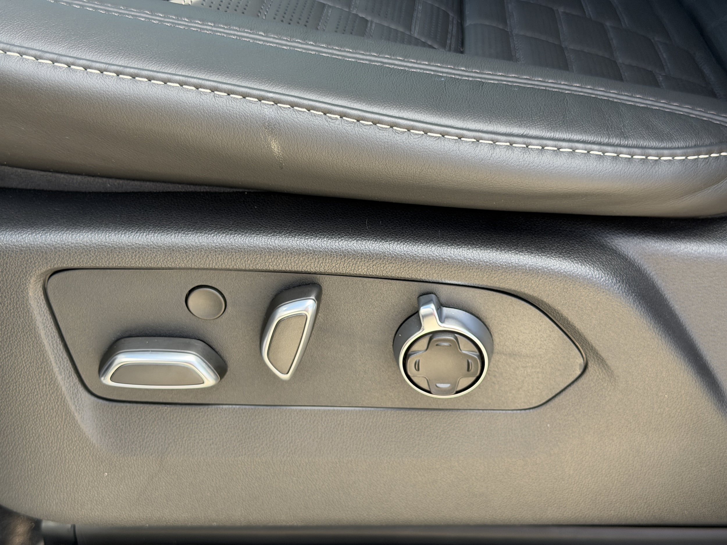 New 2026 Cadillac Escalade Platinum Sport AWD/4WD image 22