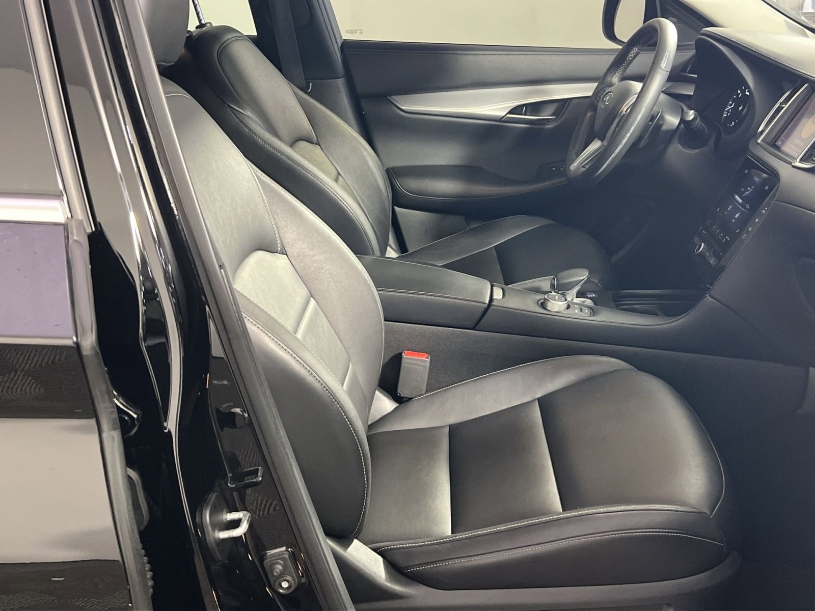 Used 2019 INFINITI QX50 Luxe image 28