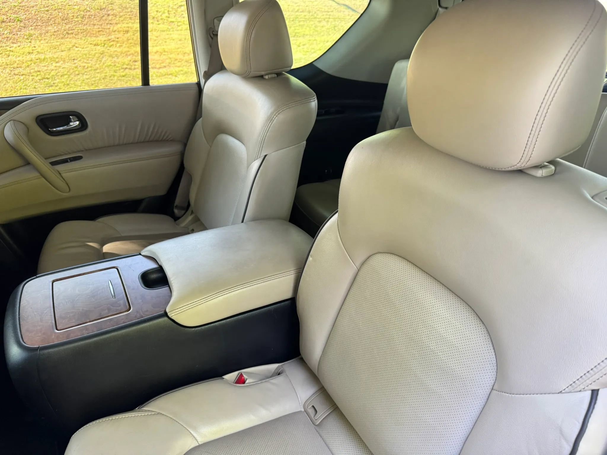 Used 2023 Nissan Armada SL w/ Captain's Chairs Package RWD image 19