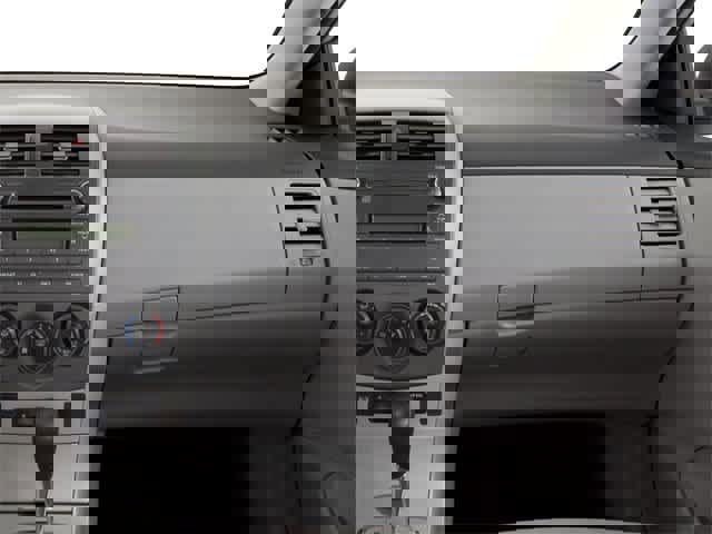 Used 2013 Toyota Corolla LE image 19