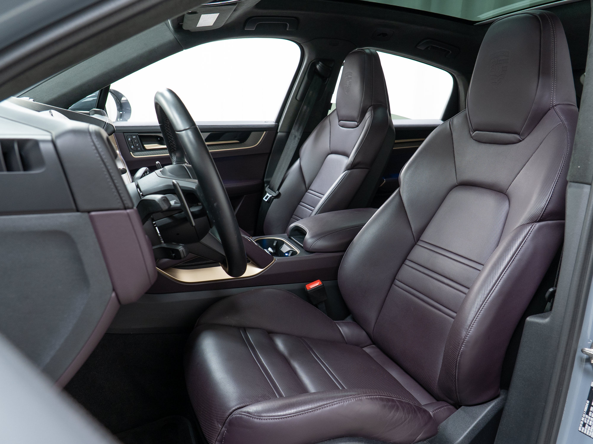 Certified 2024 Porsche Cayenne Coupe AWD/4WD image 5