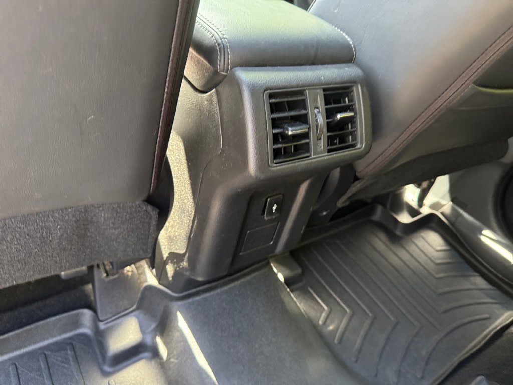Used 2019 Mitsubishi Outlander AWD image 30